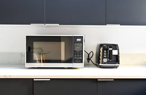 Fulham Broadway Apartment | Beautiful, Bright spacious flat in South West London, near tube