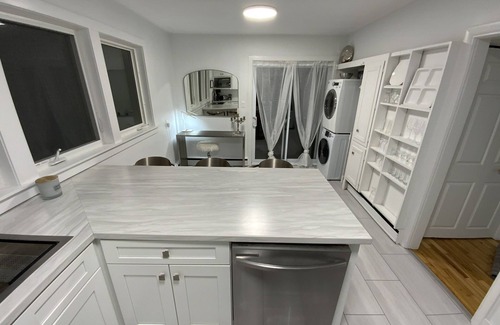 Charlottetown Apartment | Beautiful Brighton/Charlottetown; 1300 sq ft. apartment with AC and large deck.