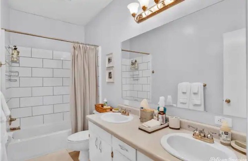 Caddo Heights-South Highlands House | Beautiful Broadmoor whole house, full cable, grill