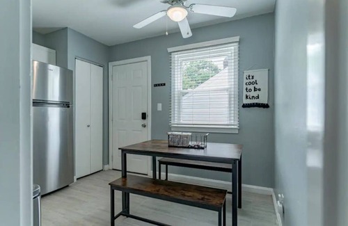 Elizabethtown House | Beautiful Bungalow close to Downtown