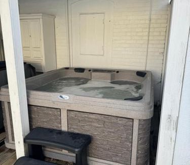 Madison House | Beautiful Bungalow on Main