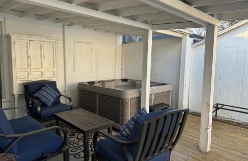 Madison House | Beautiful Bungalow on Main