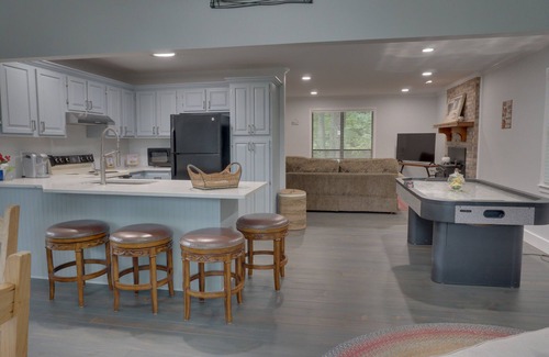 Tate House | Beautiful bungalow w/golf, pool, hiking, dining