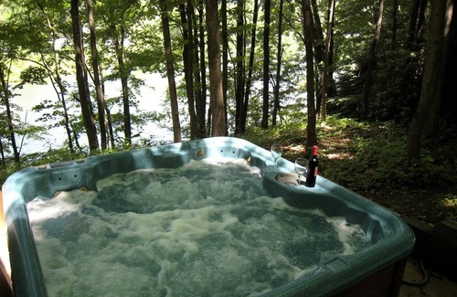 Confluence Cabin | Beautiful Cabin with Hot Tub Surrounded by Trees in Confluence, Pennsylvania