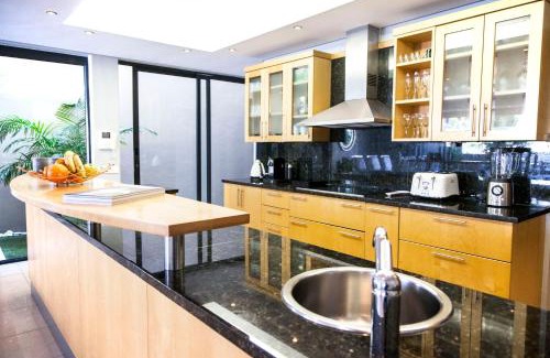 Sunset Beach Villa | Beautiful Cape Town Beach Villa