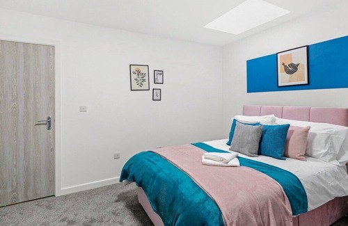 Gabalfa Apartment | Beautiful Central Cardiff Gem - Private Patio