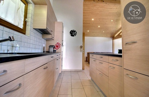 Ovronnaz Ski Chalet | Beautiful Chalet SOUVENIR, renovated, at two steps of the baths