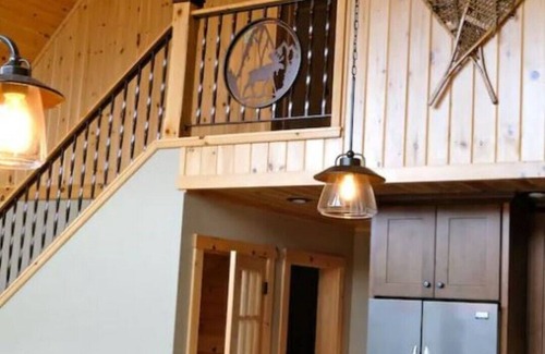 Bethel Ski Chalet | Beautiful Chalet to Enjoy All Four Seasons