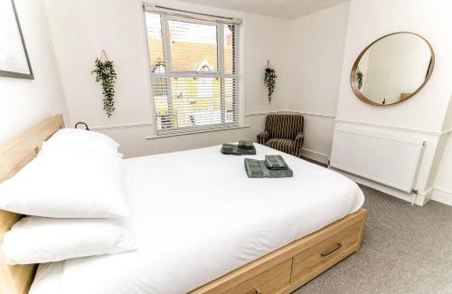Norwich Apartment | Beautiful City-Centre Townhouse with Hot Tub
