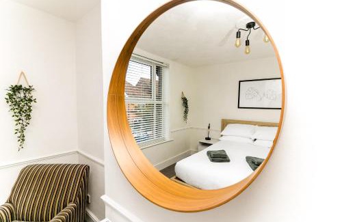 Norwich Apartment | Beautiful City-Centre Townhouse with Hot Tub