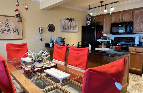 Indian Point Condo | Beautiful Condo: Celebrate holidays in Branson, 1 mi to SDC, awesome Lake Views,