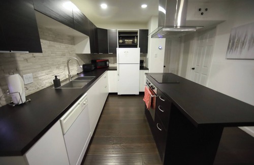 Parker Lane Condo | Beautiful Condo in Austin! Minutes from Downtown!