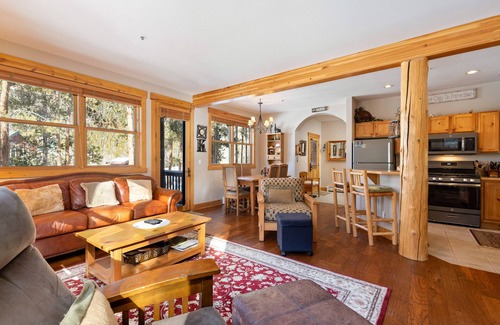 Keystone House | Beautiful Condo Nestled in the Pines/Shared Hot Tub/On Shuttle Route To Slopes
