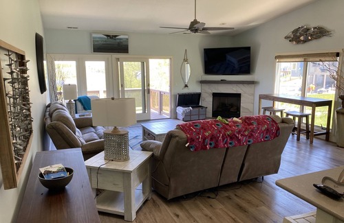 Angola Condo | Beautiful Condo on Jimmerson Lake