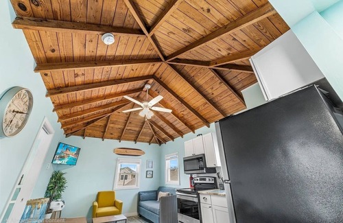 Manasquan Condo | Beautiful condo steps away from the beach in Manasquan