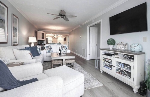 Sanibel Condo | Beautiful condo overlooking lagoon, pool and beach on Sanibel Island - Pointe Santo #B33