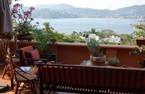 Playa Las Gatas House | Beautiful Condo With Gorgeous Ocean View 5 Min Walk from the best beach in Zihua