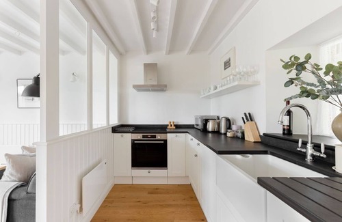 Noss Mayo House | Beautiful Converted Stable Near the Coast