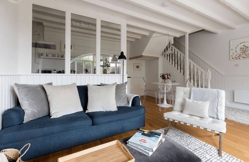Noss Mayo House | Beautiful Converted Stable Near the Coast