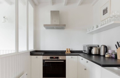 Noss Mayo House | Beautiful Converted Stable Near the Coast