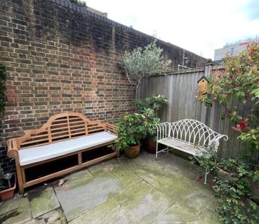 Waterloo House | Beautiful & Cosy 2BD House - Southwark