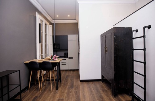 Eixample Apartment | Beautiful cosy apartment, 19th century building, safe and very central location