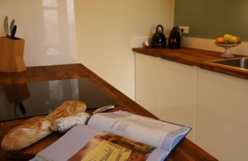 Raissac-sur-Lampy House | Beautiful cottage for 4, with shared pool near Carcassonne