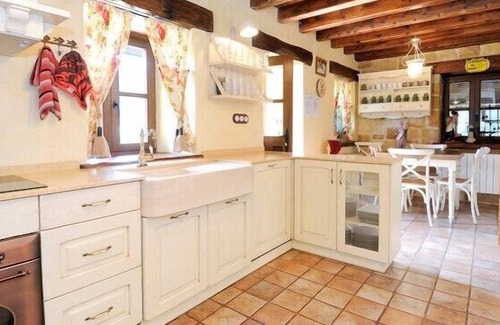 Isuskitza Cottage | BEAUTIFUL COTTAGE BY THE RIVER, CLOSE TO BILBAO AND THE BEACH