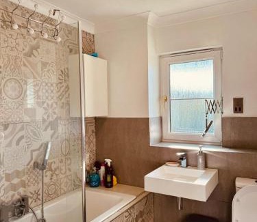 Glasgow House | Beautiful Cottage