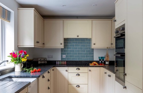 Torcross Cottage | Beautiful cottage Torcross, Devon with sea views!