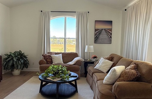 Sorrento House | Beautiful cottage overlooking the golf course. Community pool, gym, basketball.