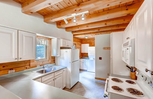 Breckenridge Cabin | Beautiful cottage so close to Breck