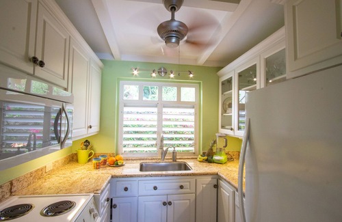 Slob Cottage | Beautiful Cottage with Private Pool in the Exclusive East End! (See video tour!)