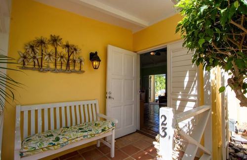 Slob Cottage | Beautiful Cottage with Private Pool in the Exclusive East End! (See video tour!)