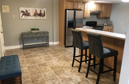 Richmond Apartment | Beautiful Country Estate Basement Apartment