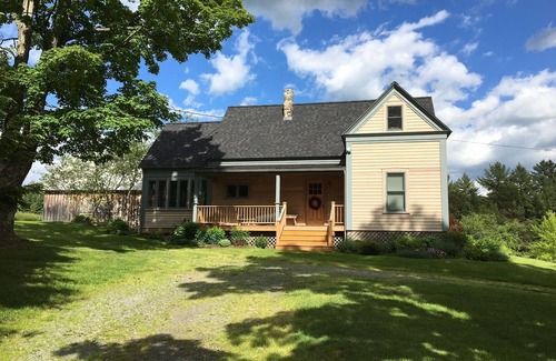 Greensboro House | Beautiful Country Home close to the village and public beach