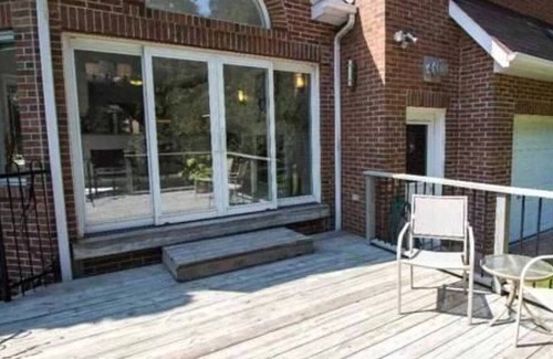 Pickering House | Beautiful Cozy room Budget Stay