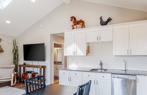 Cundys Harbor House | Beautiful dog-friendly home with waterview, washer/dryer, & free WiFi