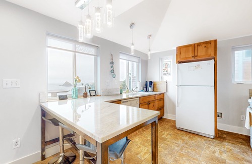 Oceanside Apartment | Beautiful & dog-friendly ocean views with a private patio