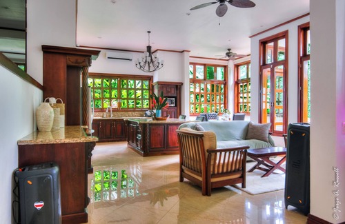 Tarcoles House | Beautiful & Exclusive Garden Villa - Privacy, Security, Pool, Jacuzzi