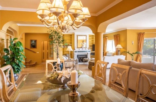 Mato Serrao Villa | Beautiful exclusive villa with heatable pool and jacuzzi directly at the sea.