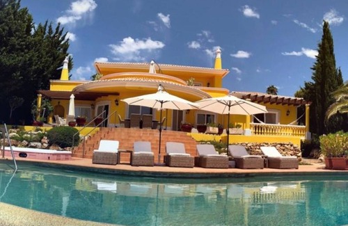 Mato Serrao Villa | Beautiful exclusive villa with heatable pool and jacuzzi directly at the sea.