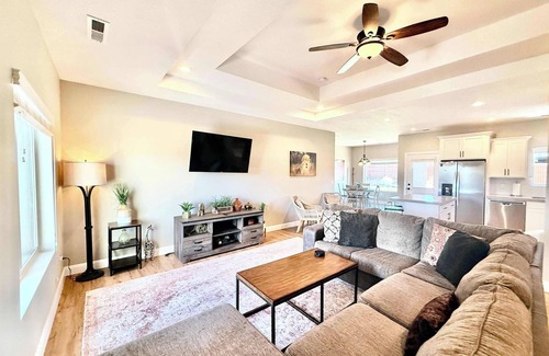 Kanab House | Beautiful Family and Pet-Friendly Home Near National Parks with NEW Hot Tub
