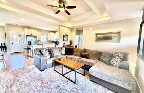 Kanab House | Beautiful Family and Pet-Friendly Home Near National Parks with NEW Hot Tub