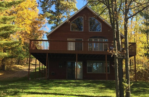 Backus Cabin | Beautiful Family-Friendly Cabin with Up North Appeal!