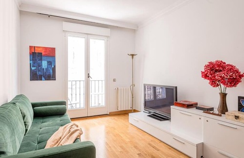 Chueca Apartment | Beautiful flat with pool in the center-S-MARC