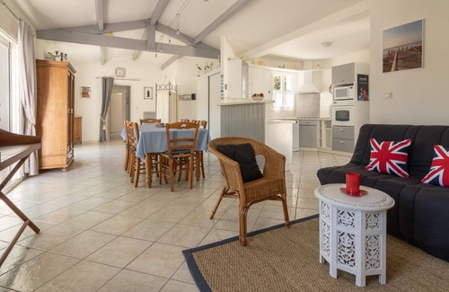 Les Portes-en-Re House | Beautiful friendly & comfortable house at Les Portes, 4 bedrooms and heated pool