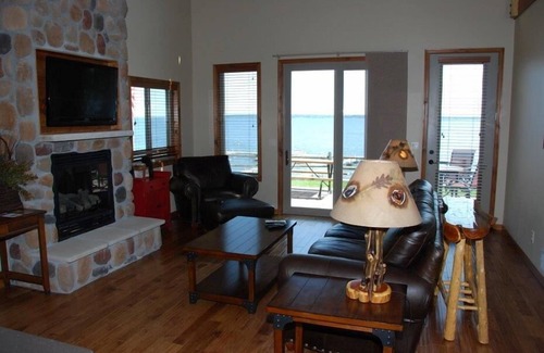Nisswa Cottage | Beautiful Gull Lake Cottage at Quarterdeck Resort