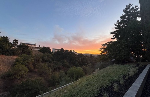 Walnut House | Beautiful Hillside Retreat w/sunset views near Disneyland