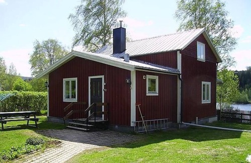 Solleftea Municipality House | Beautiful holiday home on the banks of the Ångermanälven